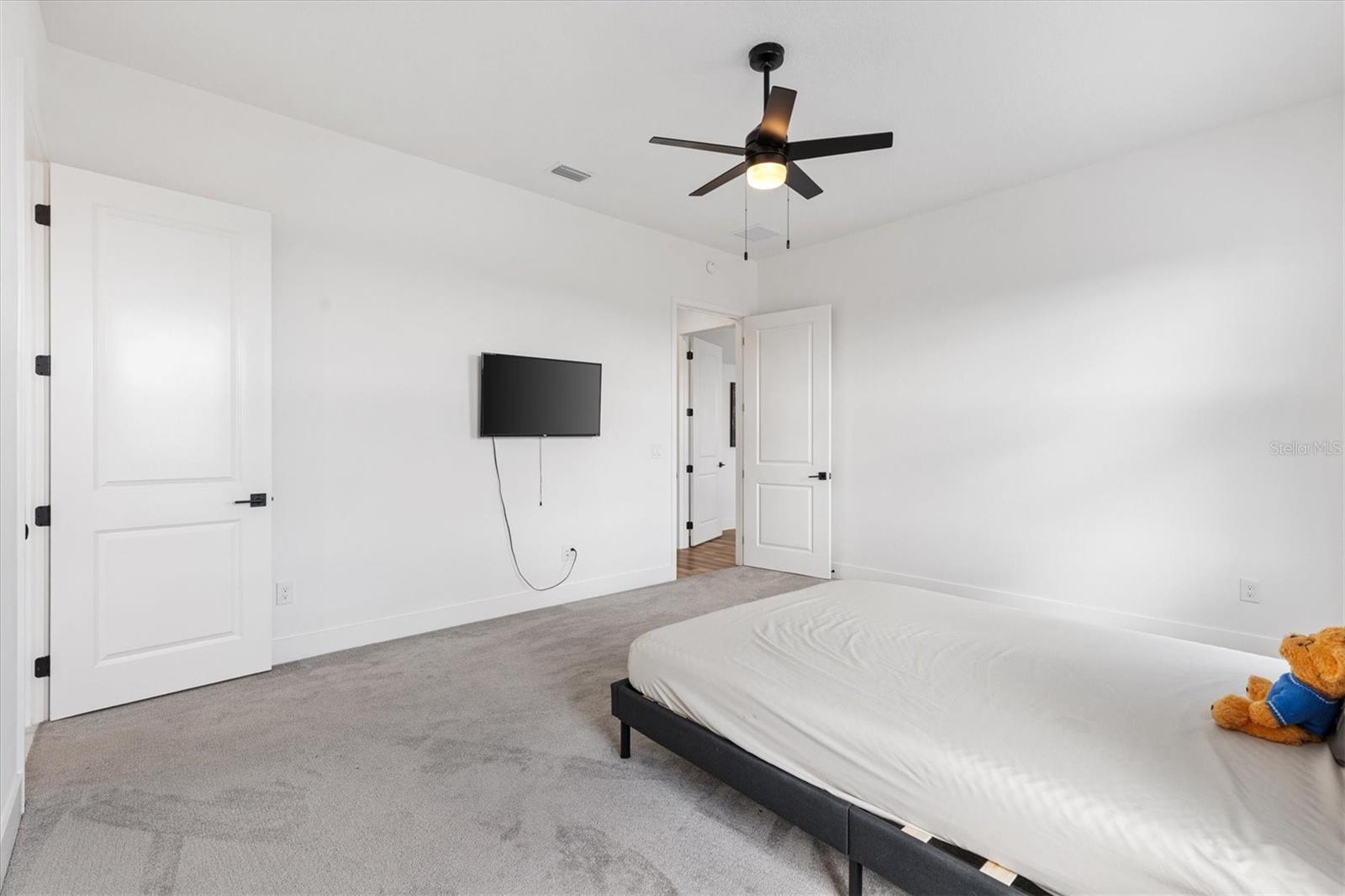 Image 37 of 59 For 2744 Alder Ave