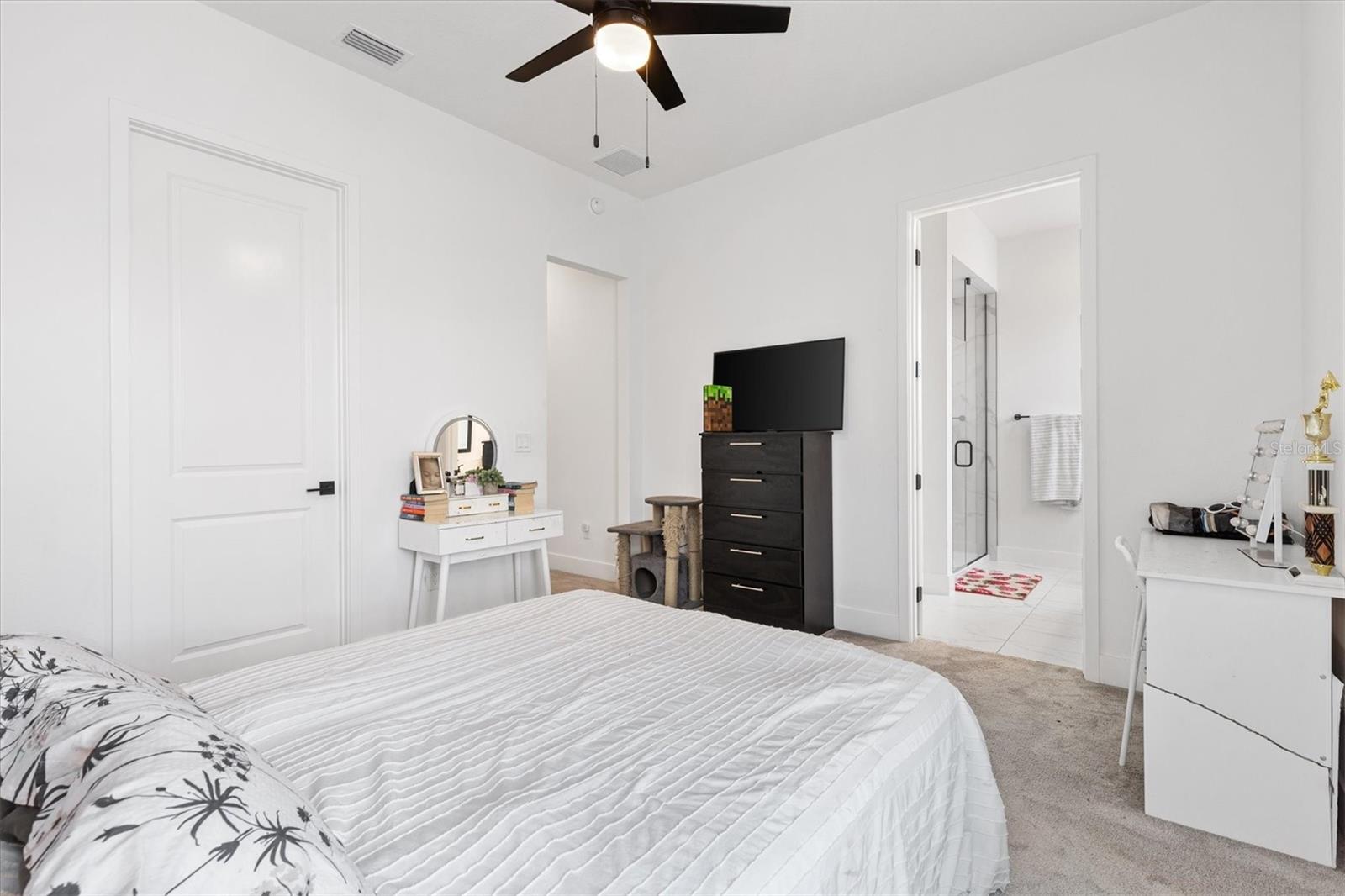 Image 41 of 59 For 2744 Alder Ave