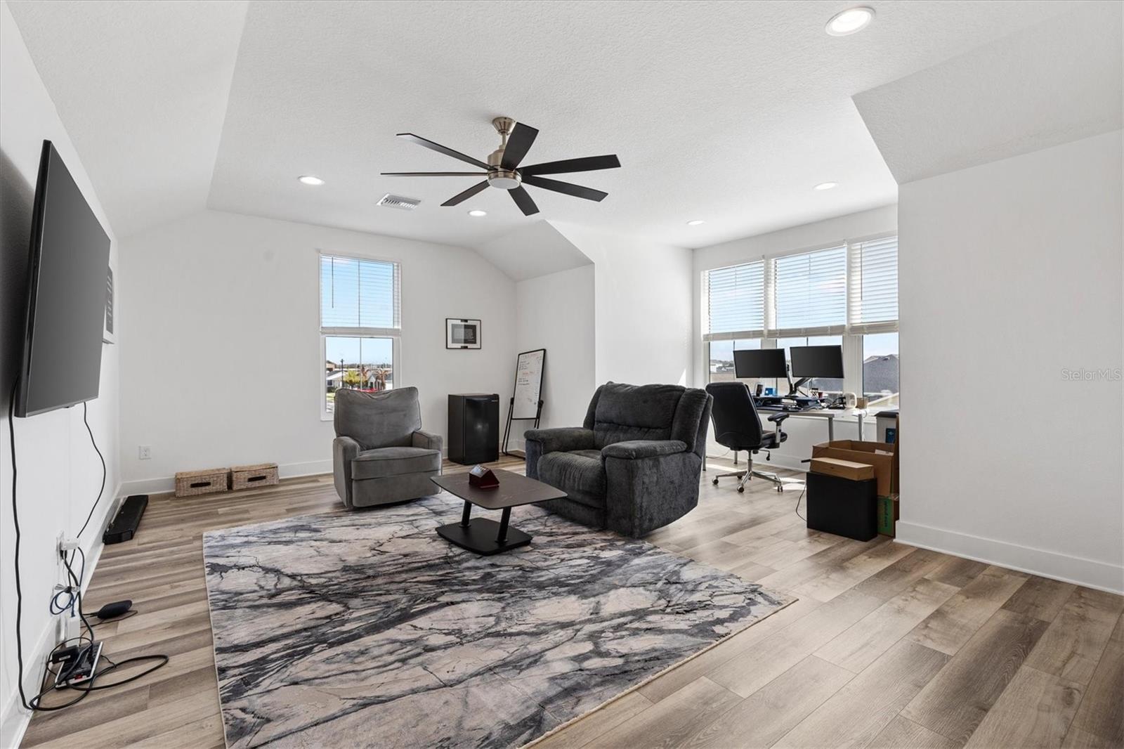 Image 43 of 59 For 2744 Alder Ave