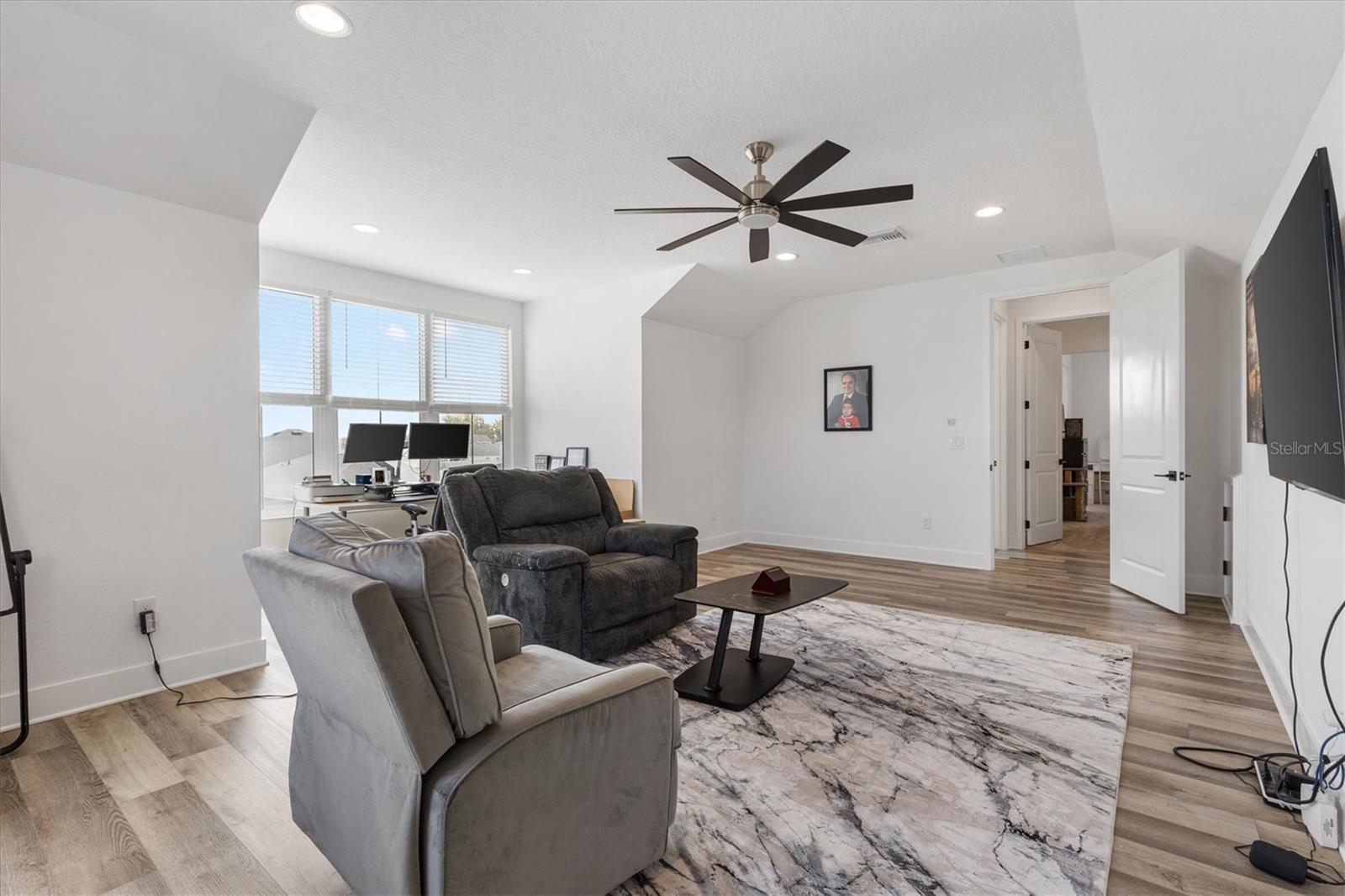 Image 45 of 59 For 2744 Alder Ave