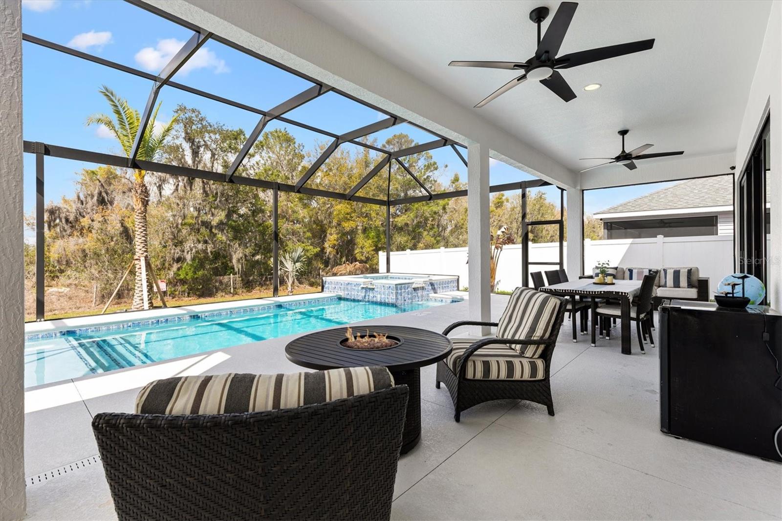 Image 46 of 59 For 2744 Alder Ave