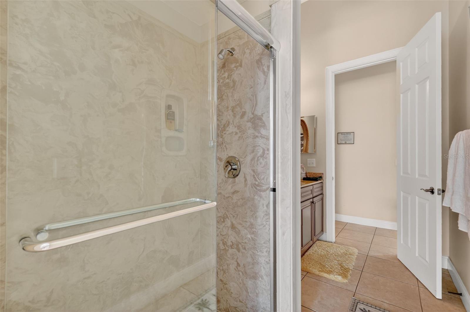 Image 28 of 52 For 2007 Country Club Drive