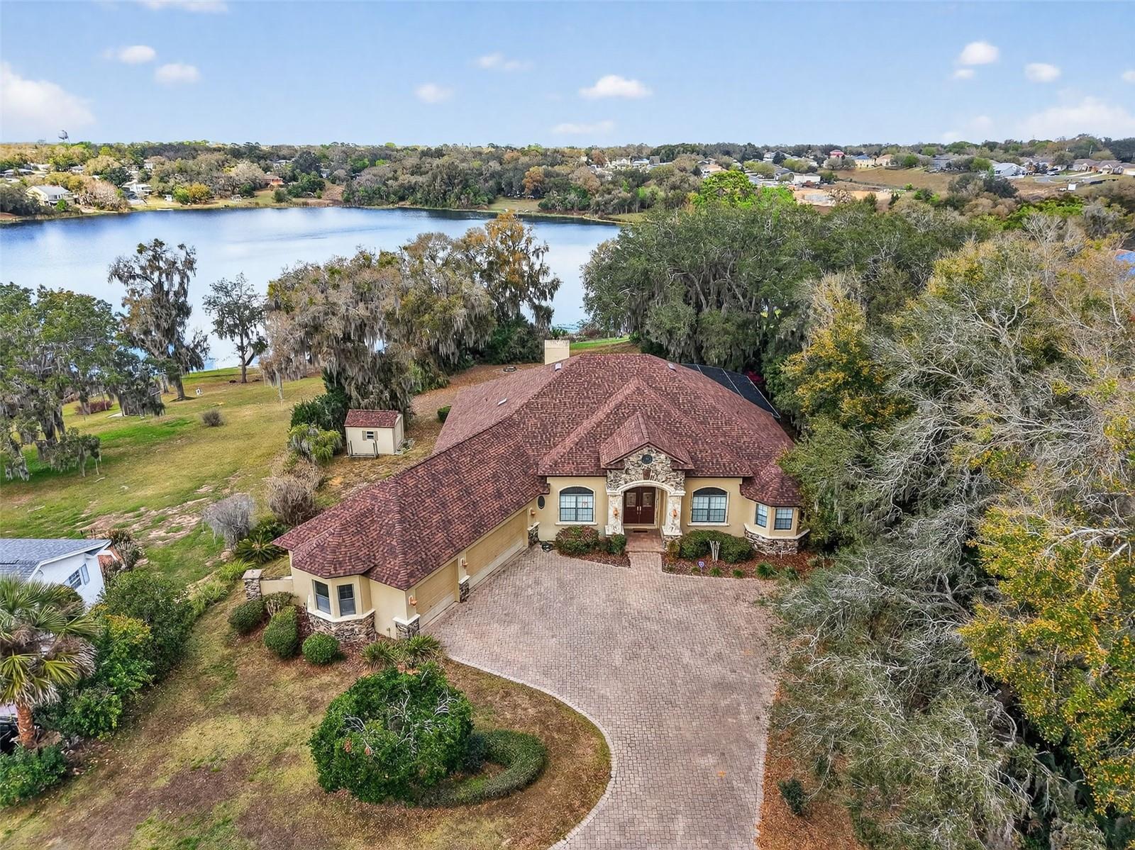 Image 3 of 52 For 2007 Country Club Drive