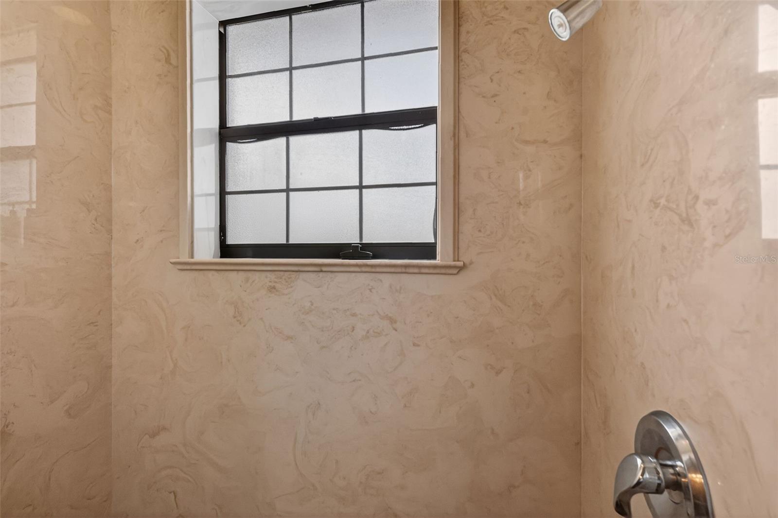 Image 30 of 52 For 2007 Country Club Drive