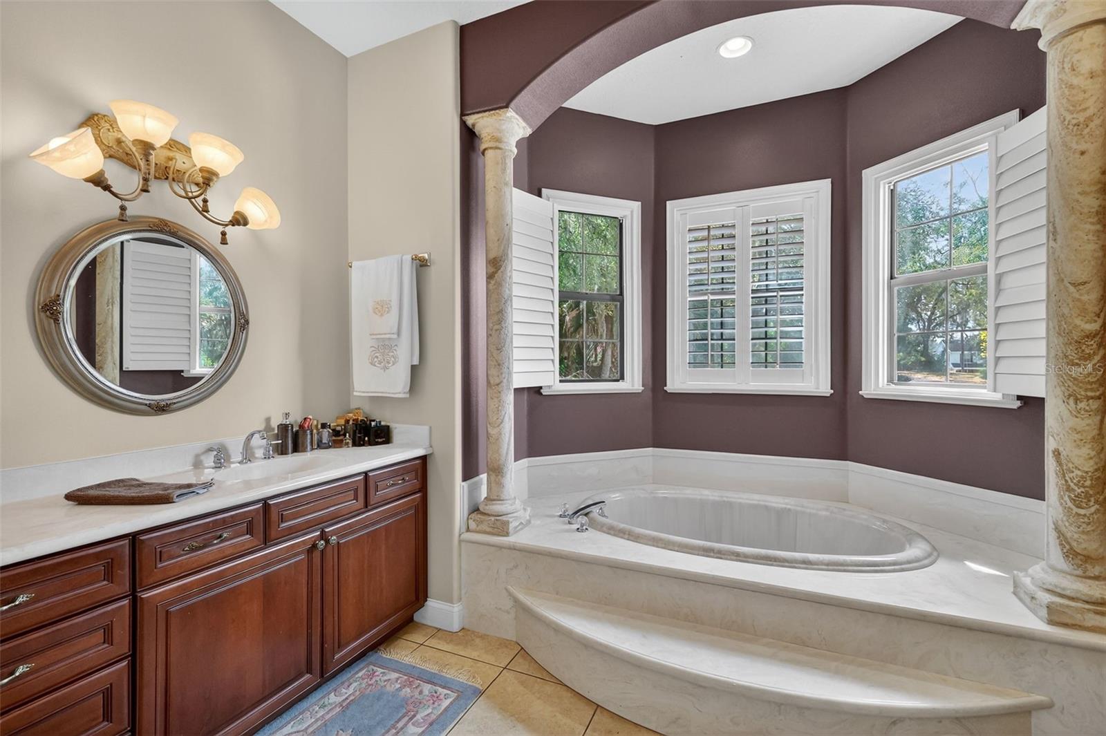 Image 34 of 52 For 2007 Country Club Drive