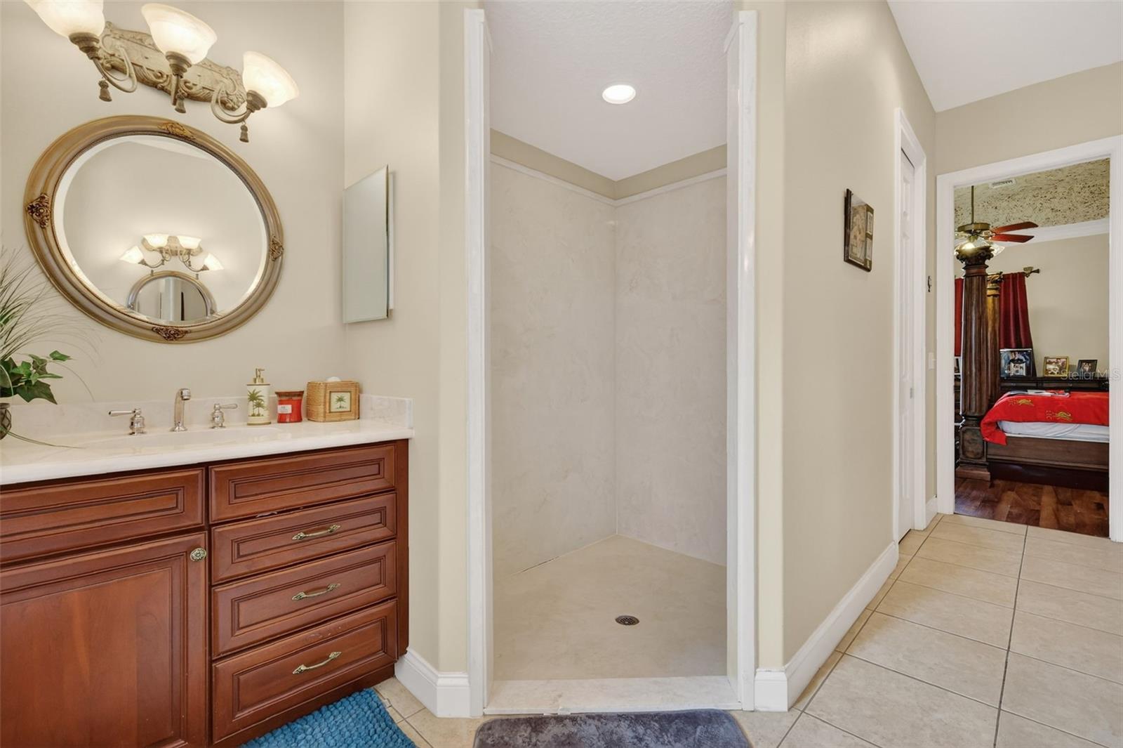 Image 36 of 52 For 2007 Country Club Drive