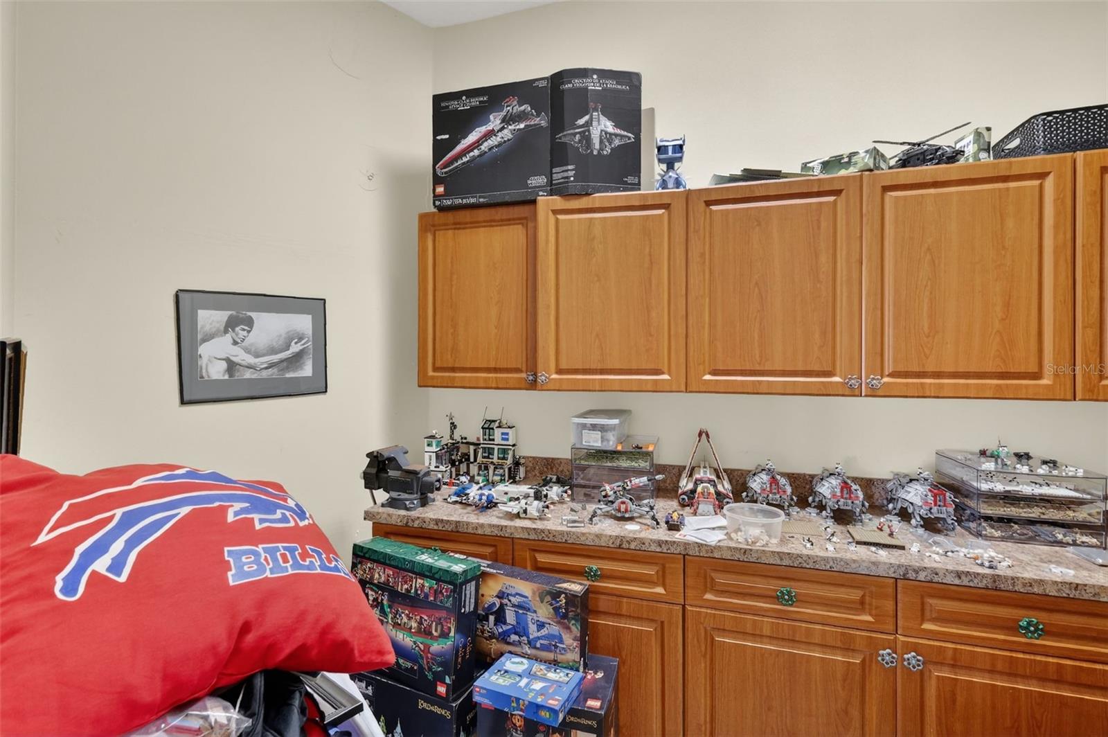 Image 38 of 52 For 2007 Country Club Drive