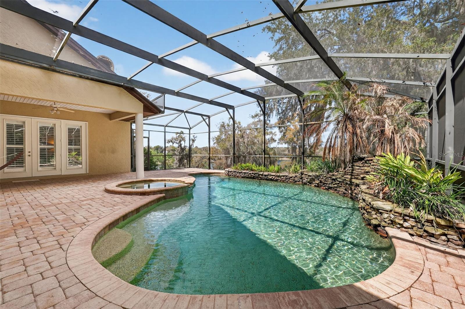 Image 44 of 52 For 2007 Country Club Drive