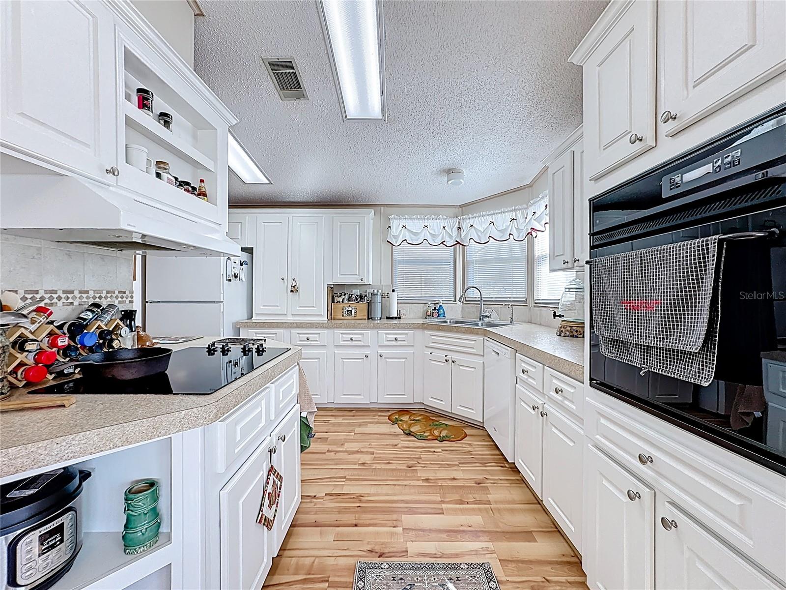 Image 13 of 38 For 3016 Manatee Road