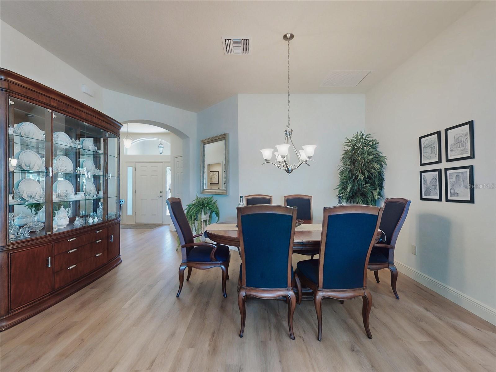 Image 7 of 46 For 3130 Vandenberg Court