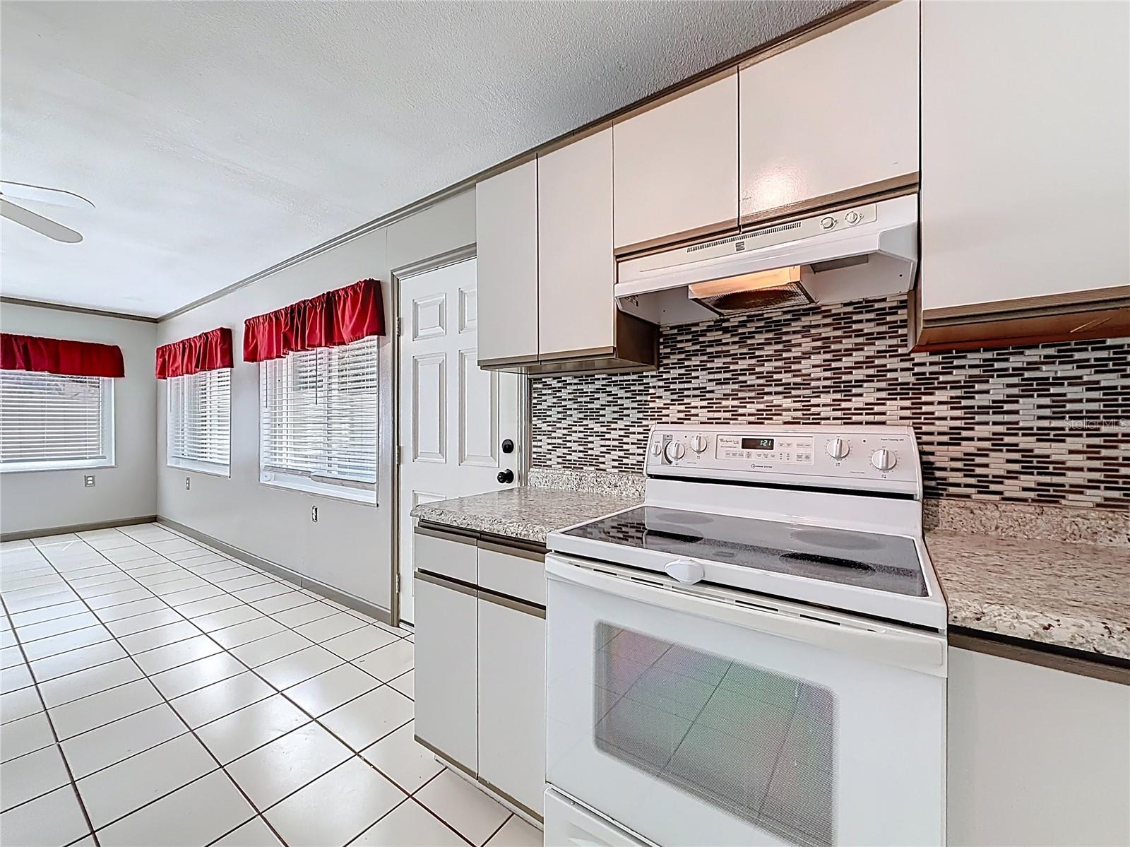 Image 12 of 42 For 11404 56th Avenue