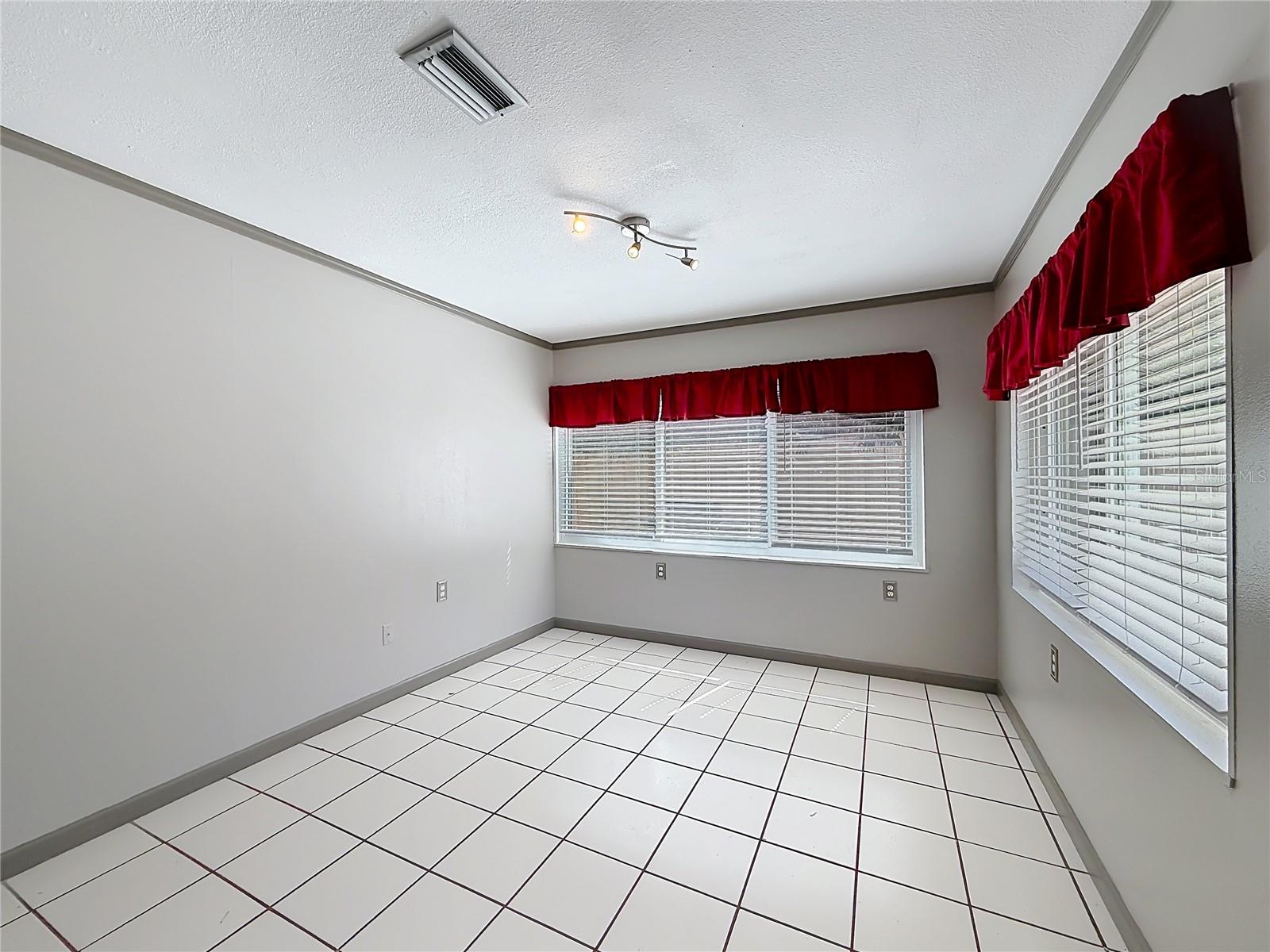 Image 15 of 42 For 11404 56th Avenue