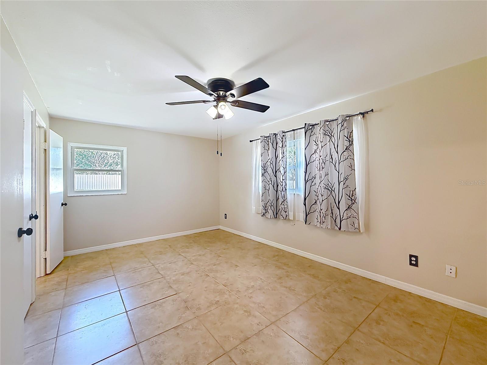 Image 28 of 42 For 11404 56th Avenue