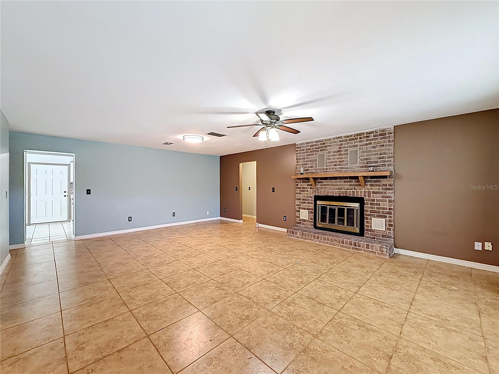 Image 5 of 42 For 11404 56th Avenue