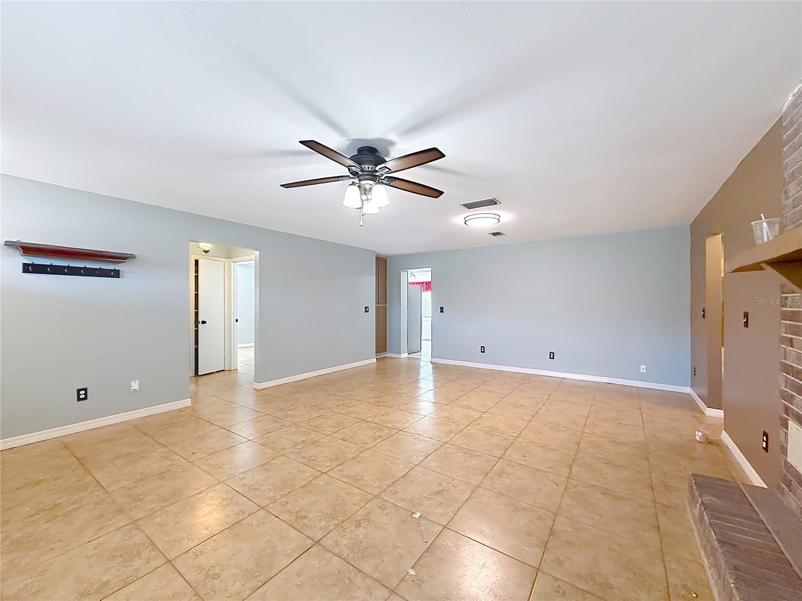 Image 6 of 42 For 11404 56th Avenue