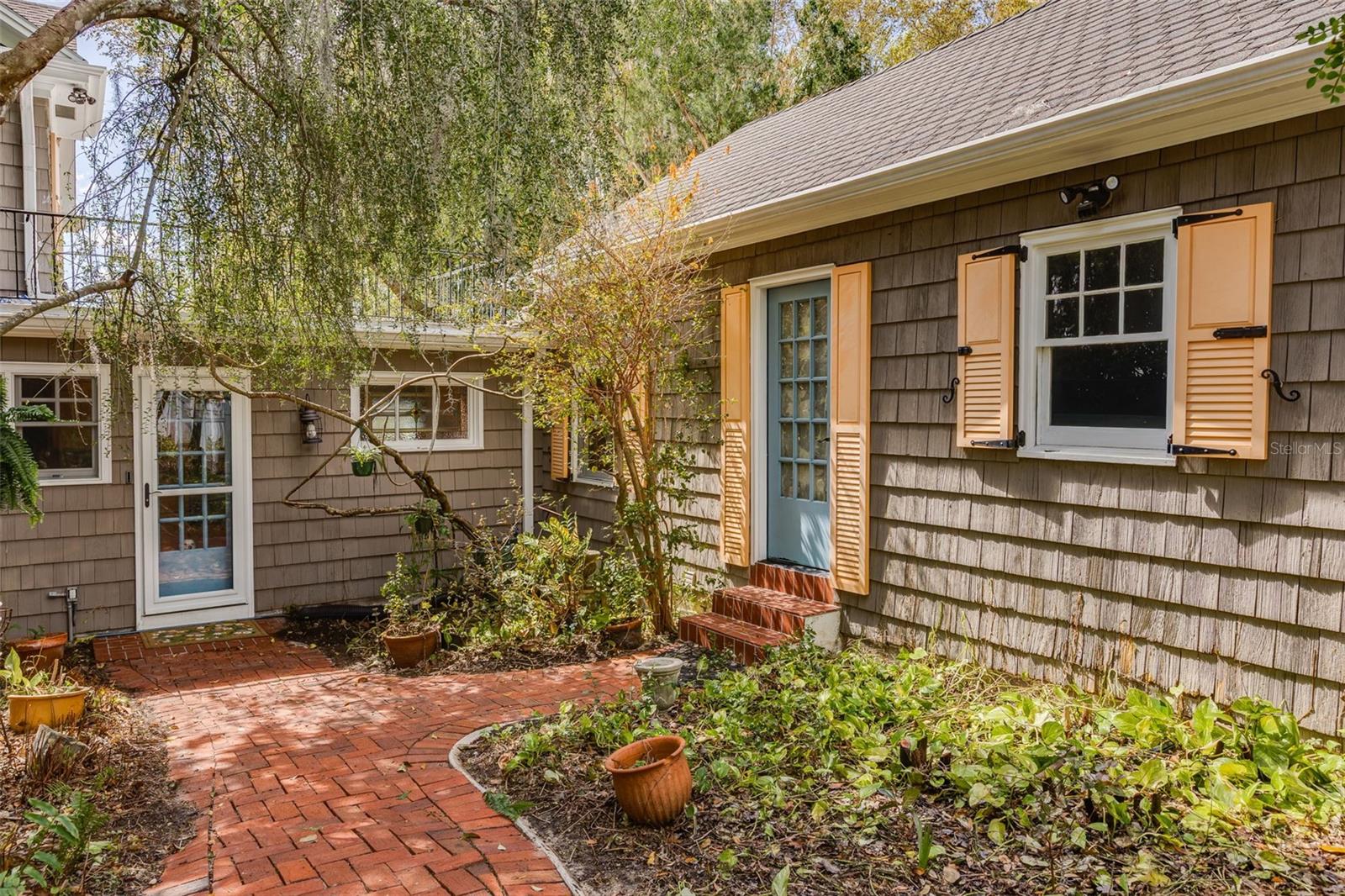 Image 15 of 55 For 976 Fairview Avenue