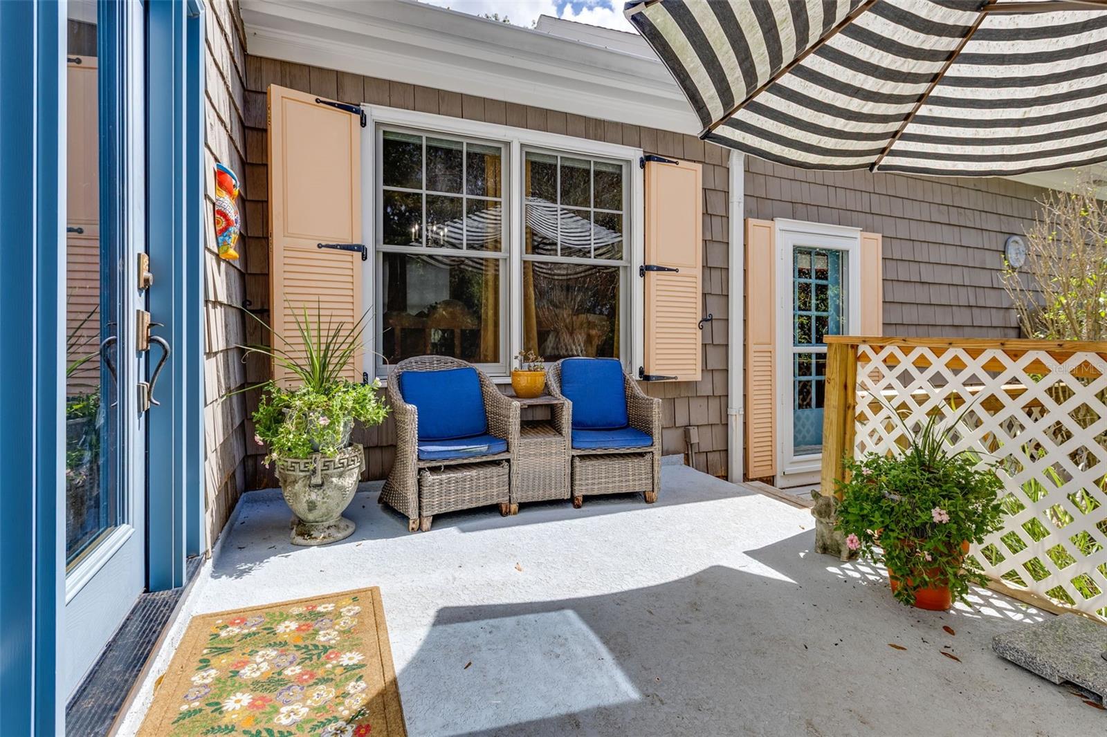 Image 17 of 55 For 976 Fairview Avenue