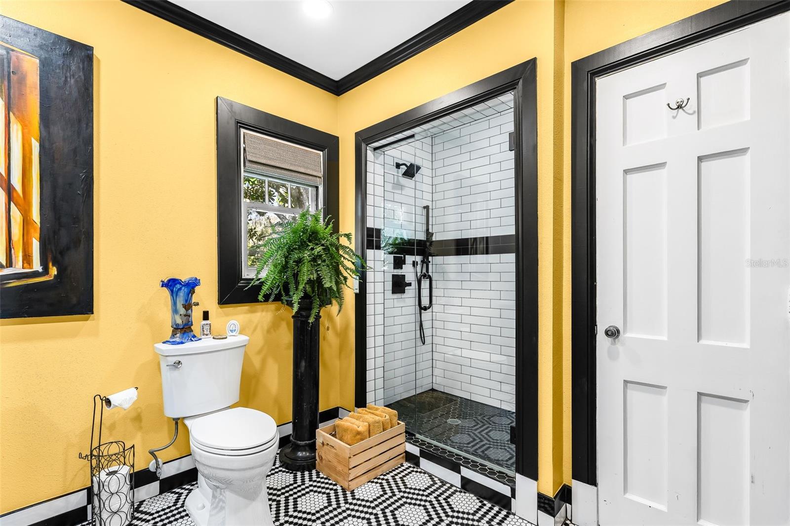 Image 26 of 55 For 976 Fairview Avenue