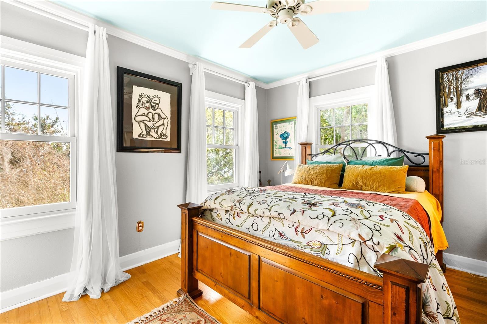 Image 27 of 55 For 976 Fairview Avenue