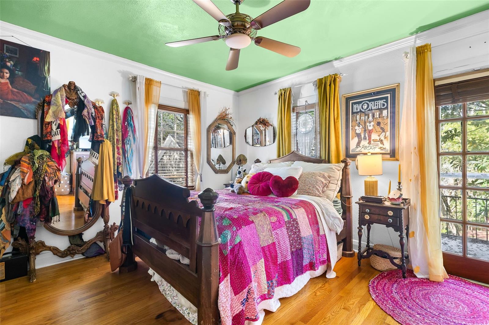 Image 28 of 55 For 976 Fairview Avenue