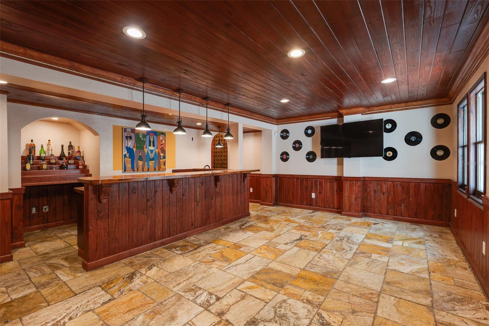 Image 34 of 55 For 976 Fairview Avenue