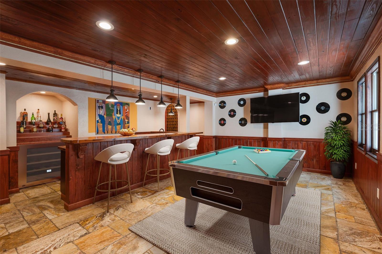 Image 4 of 55 For 976 Fairview Avenue