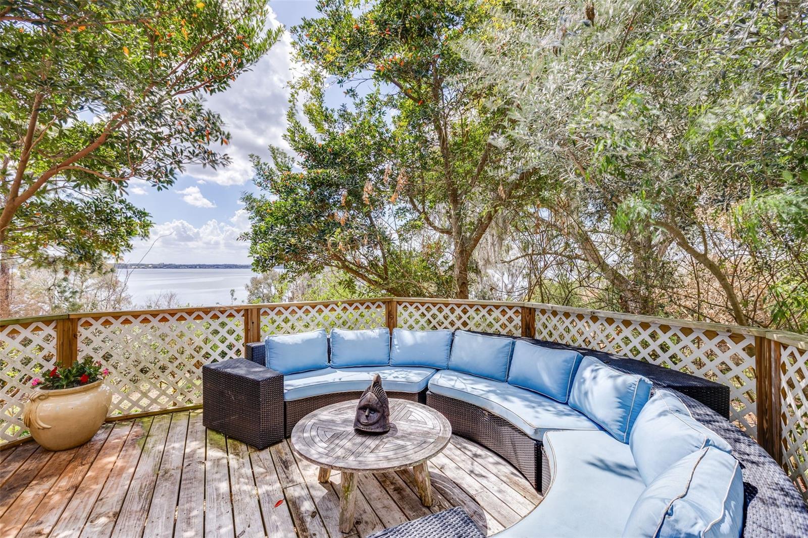 Image 5 of 55 For 976 Fairview Avenue