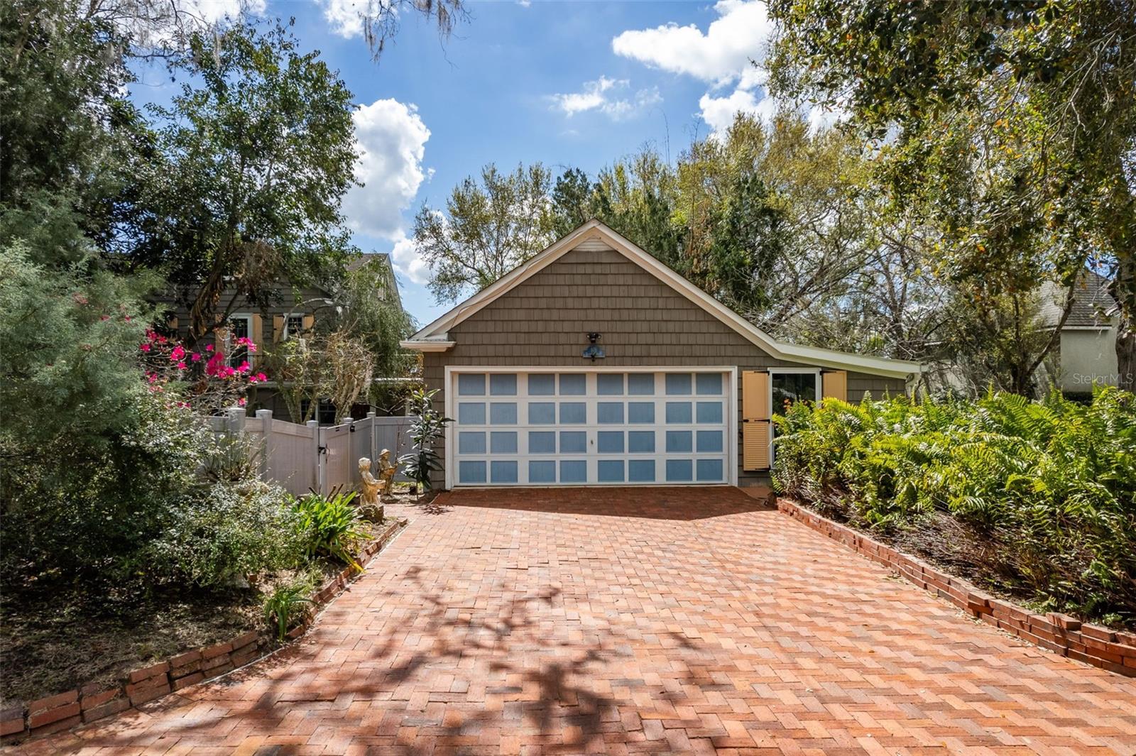 Image 7 of 55 For 976 Fairview Avenue