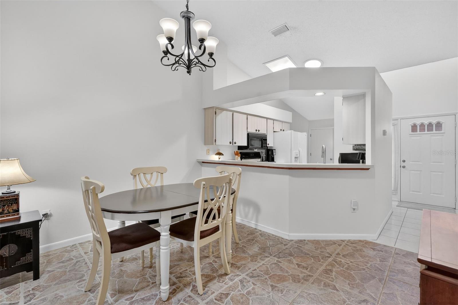 Image 16 of 54 For 5506 Rosewall Circle