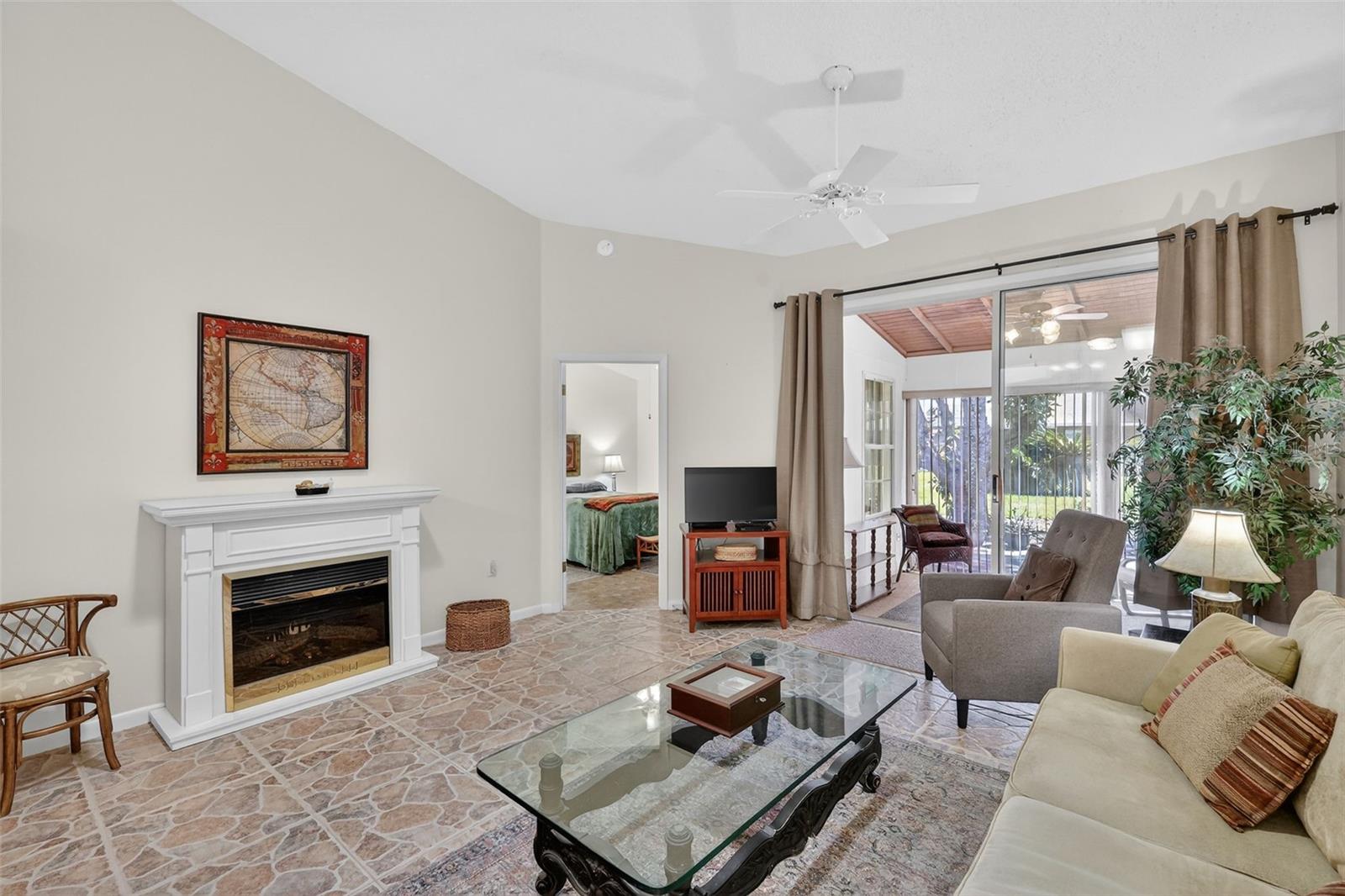 Image 19 of 54 For 5506 Rosewall Circle