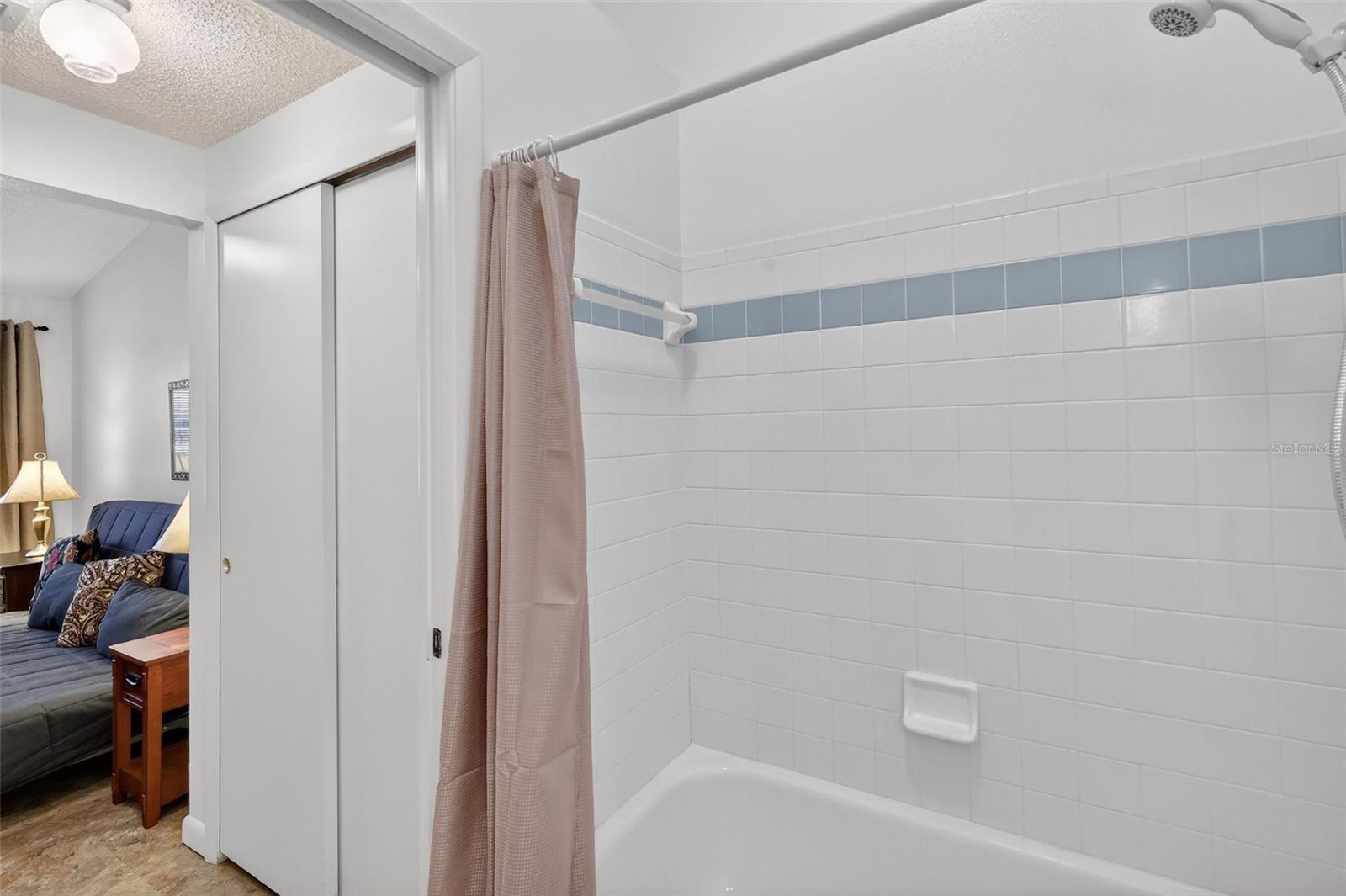 Image 33 of 54 For 5506 Rosewall Circle