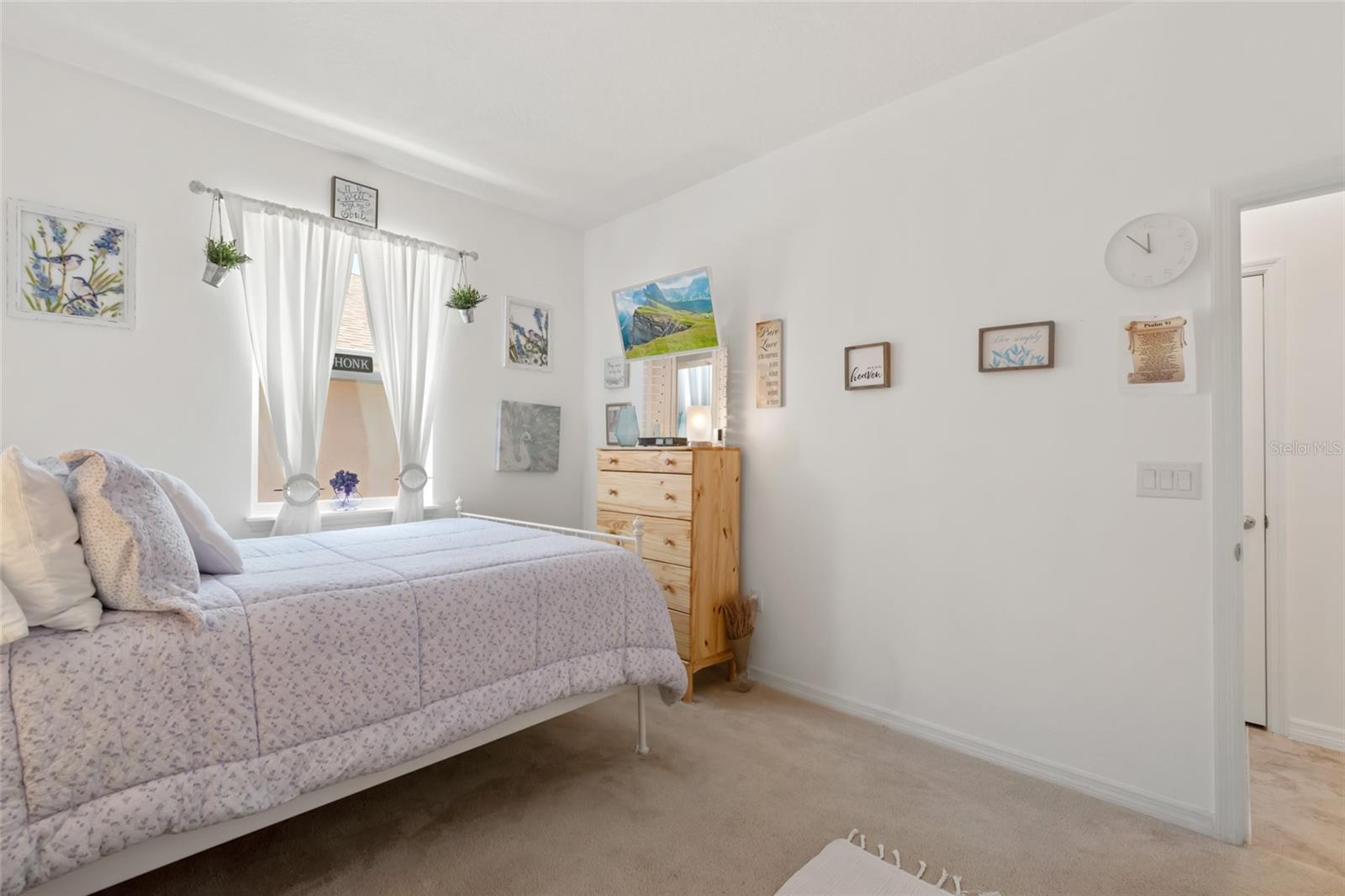 Image 12 of 54 For 125 Silver Maple Road