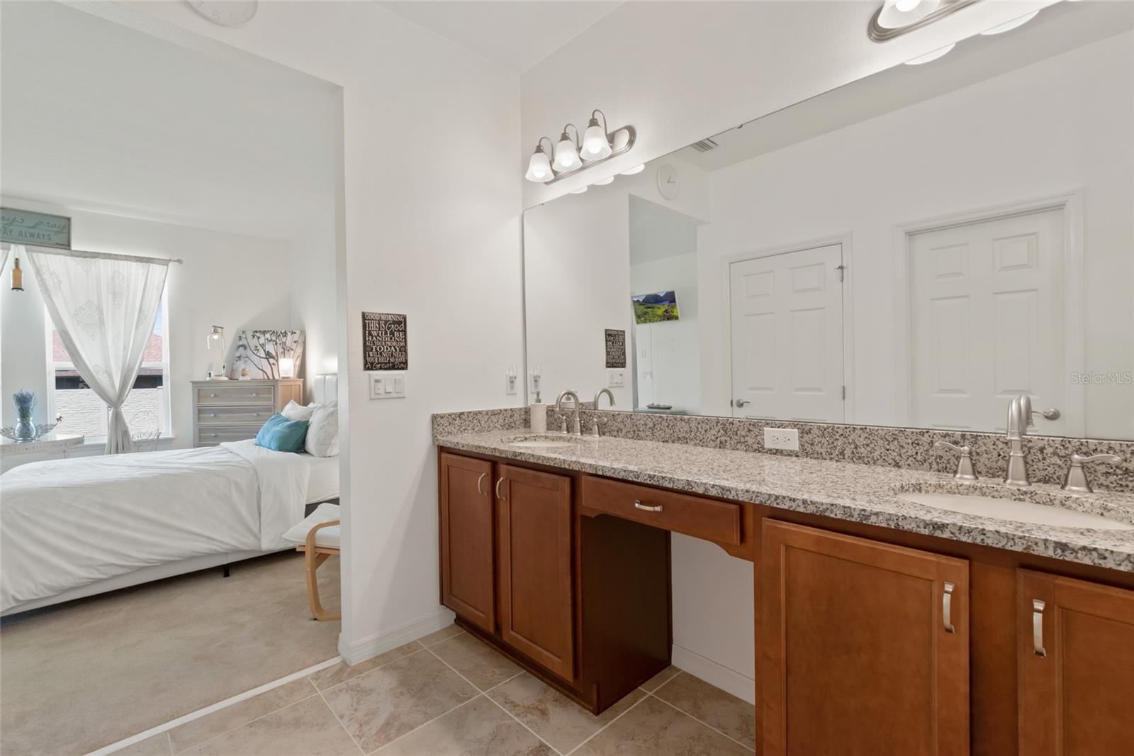 Image 35 of 54 For 125 Silver Maple Road