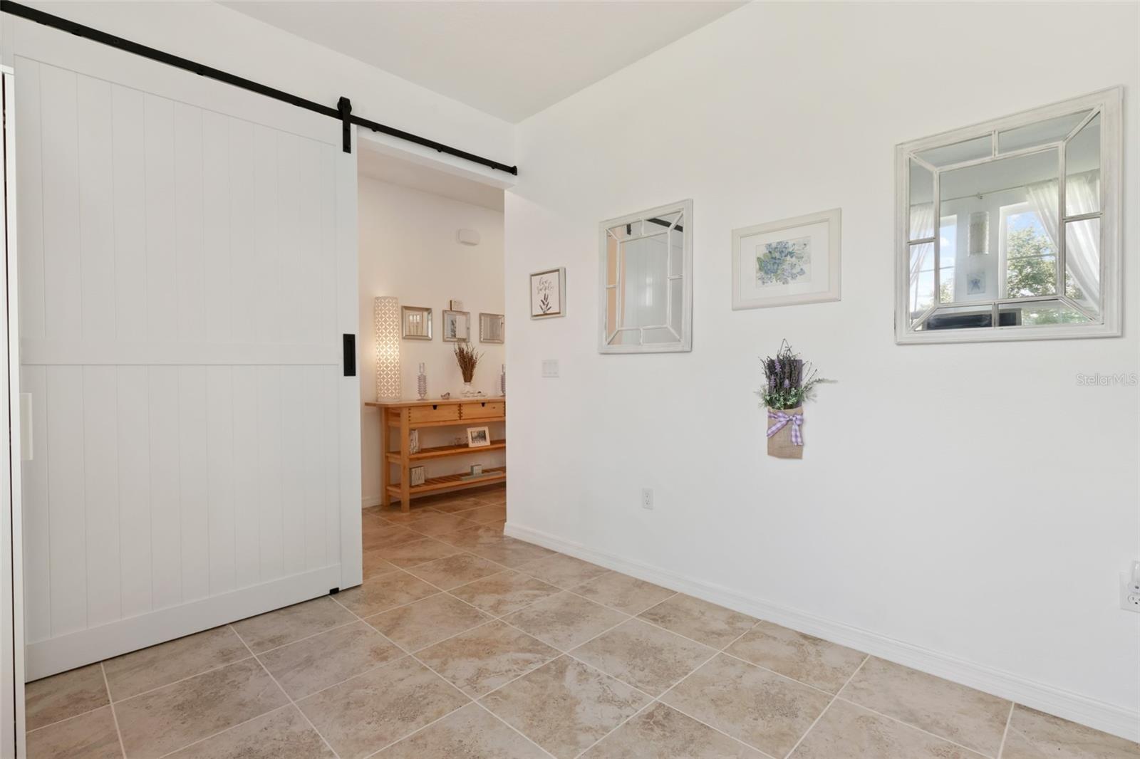 Image 7 of 54 For 125 Silver Maple Road