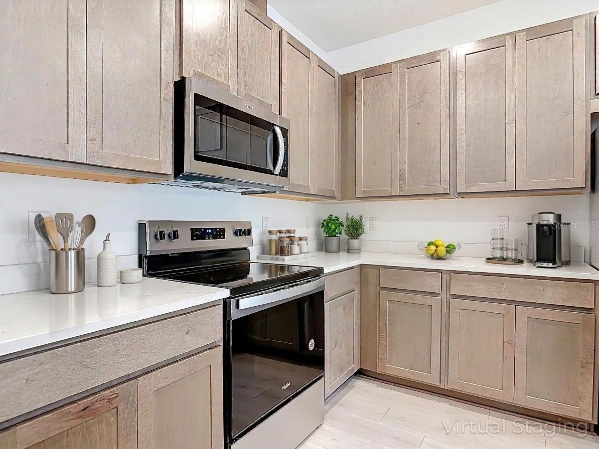 Image 10 of 41 For 2950 Supermarine Road