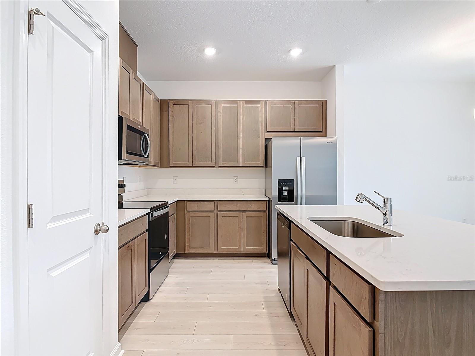 Image 11 of 41 For 2950 Supermarine Road