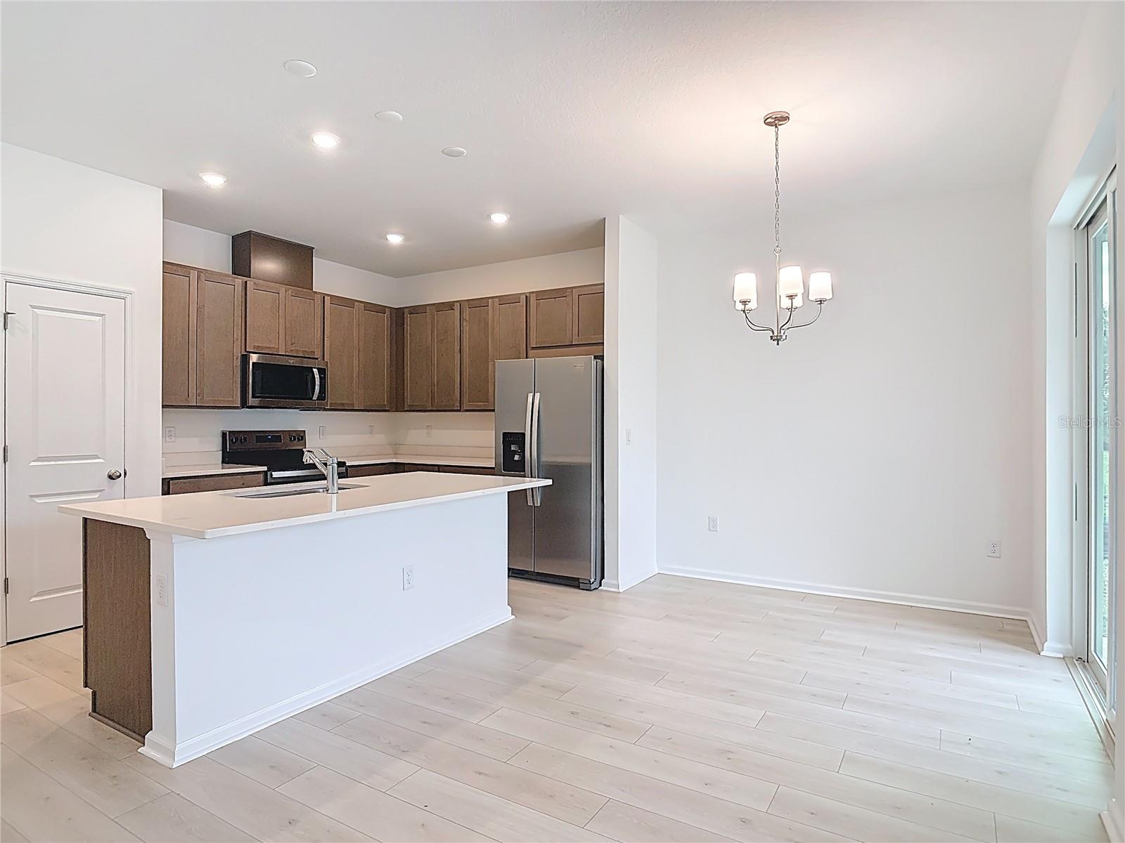 Image 15 of 41 For 2950 Supermarine Road