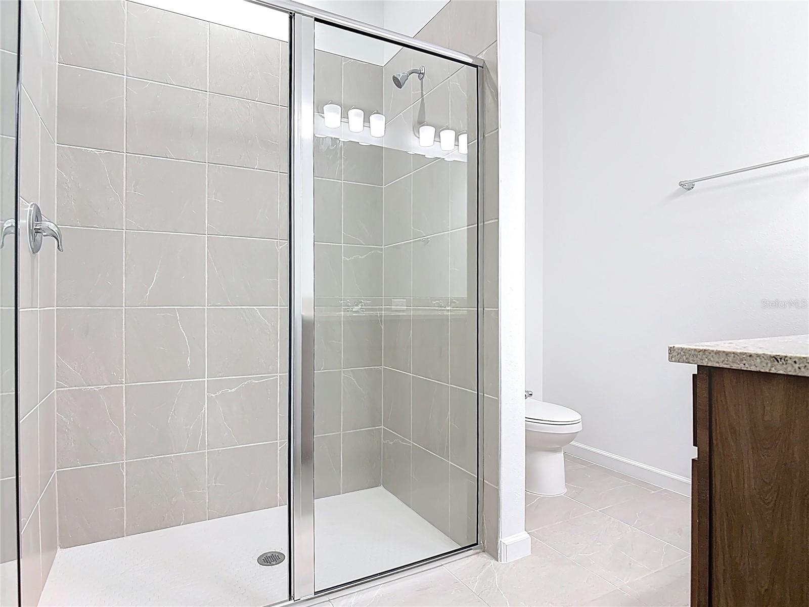 Image 25 of 41 For 2950 Supermarine Road