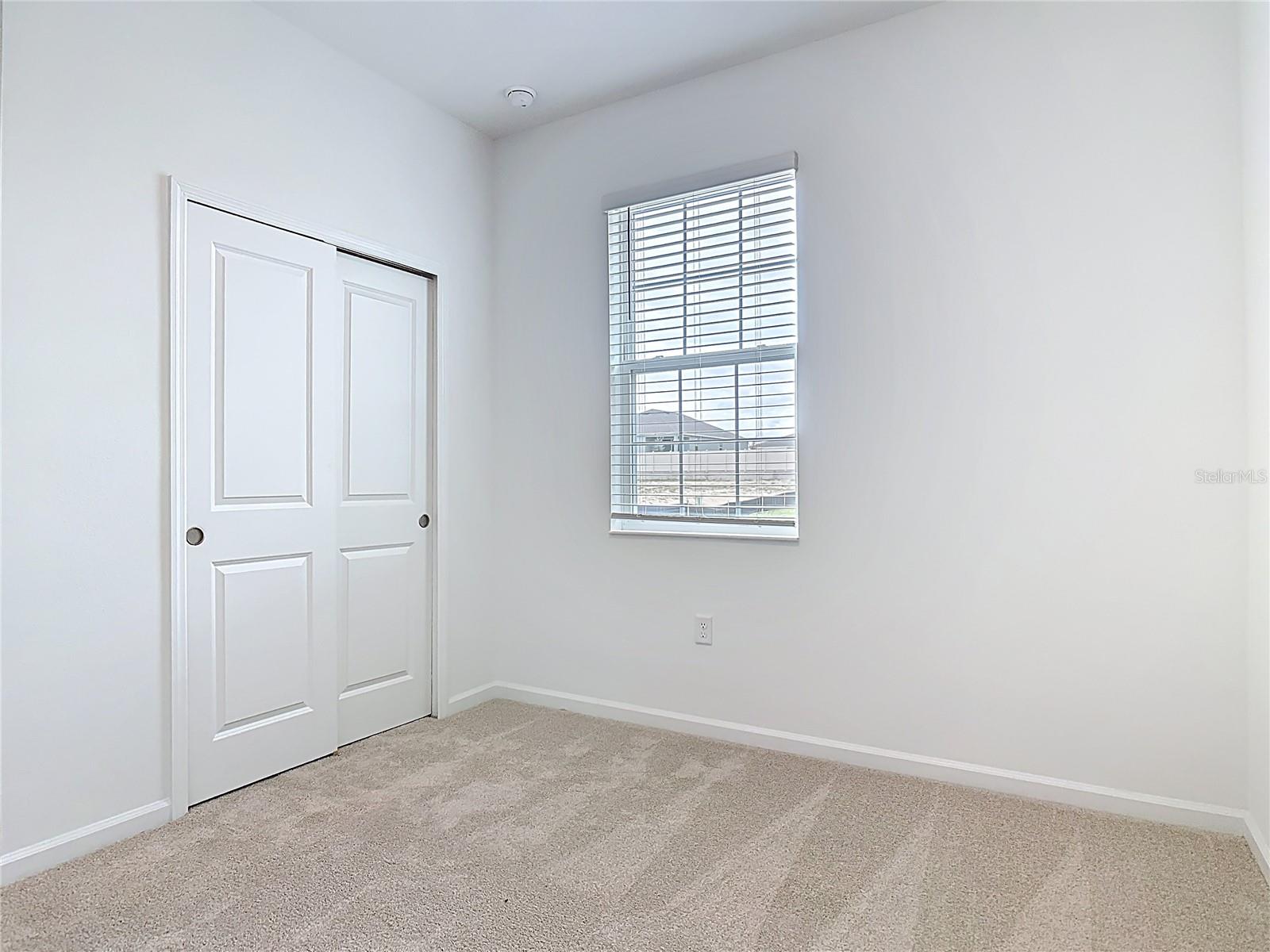 Image 27 of 41 For 2950 Supermarine Road