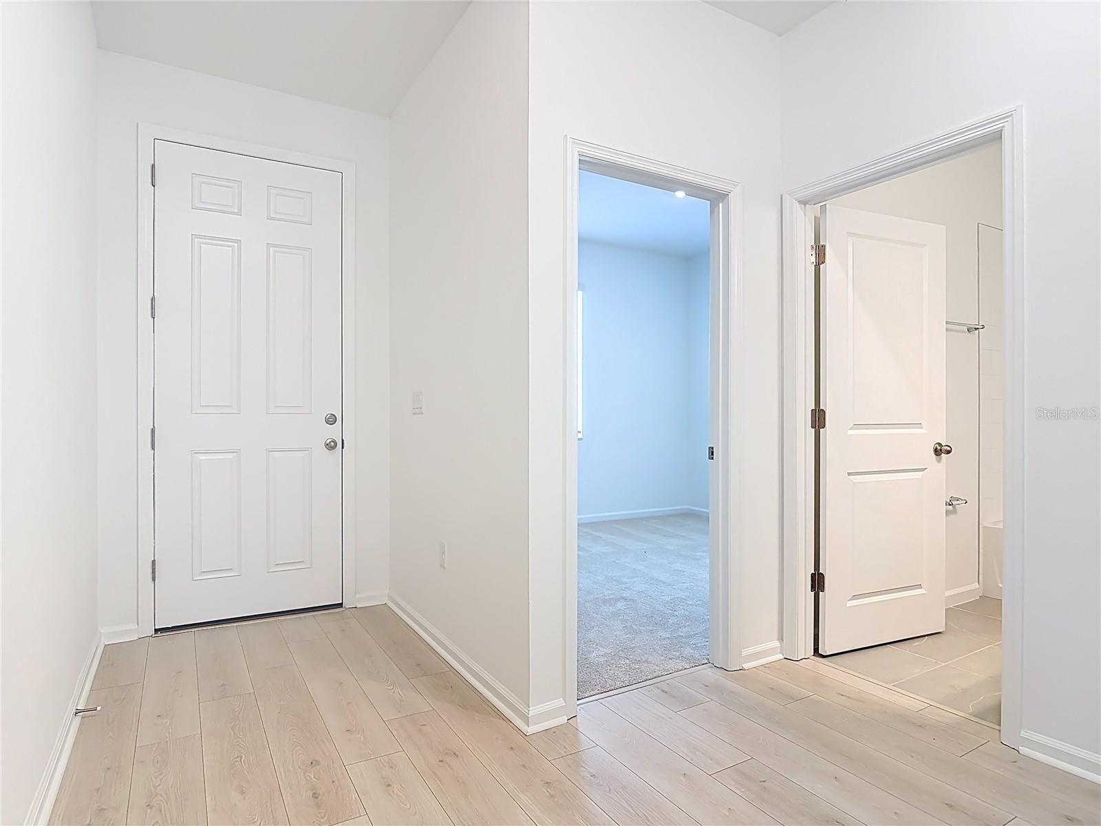 Image 3 of 41 For 2950 Supermarine Road