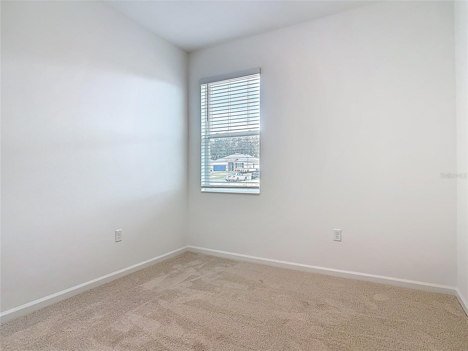 Image 31 of 41 For 2950 Supermarine Road