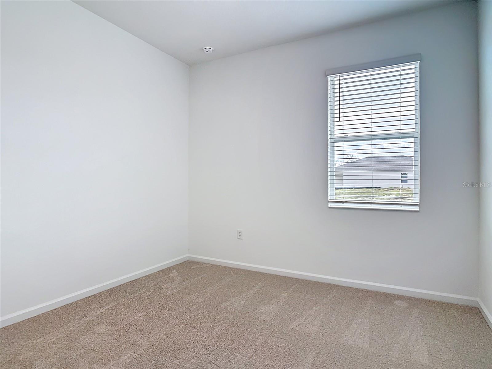 Image 33 of 41 For 2950 Supermarine Road