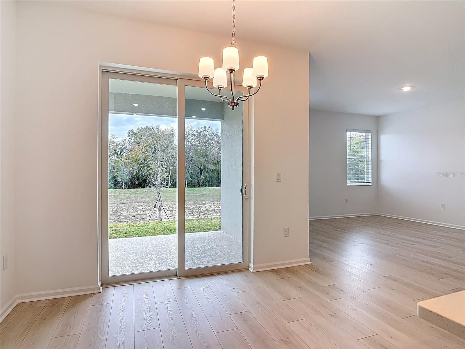 Image 7 of 41 For 2950 Supermarine Road