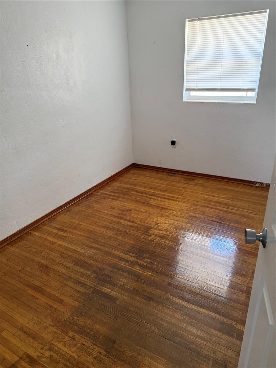 Image 14 of 56 For 1247 Lakeview Drive