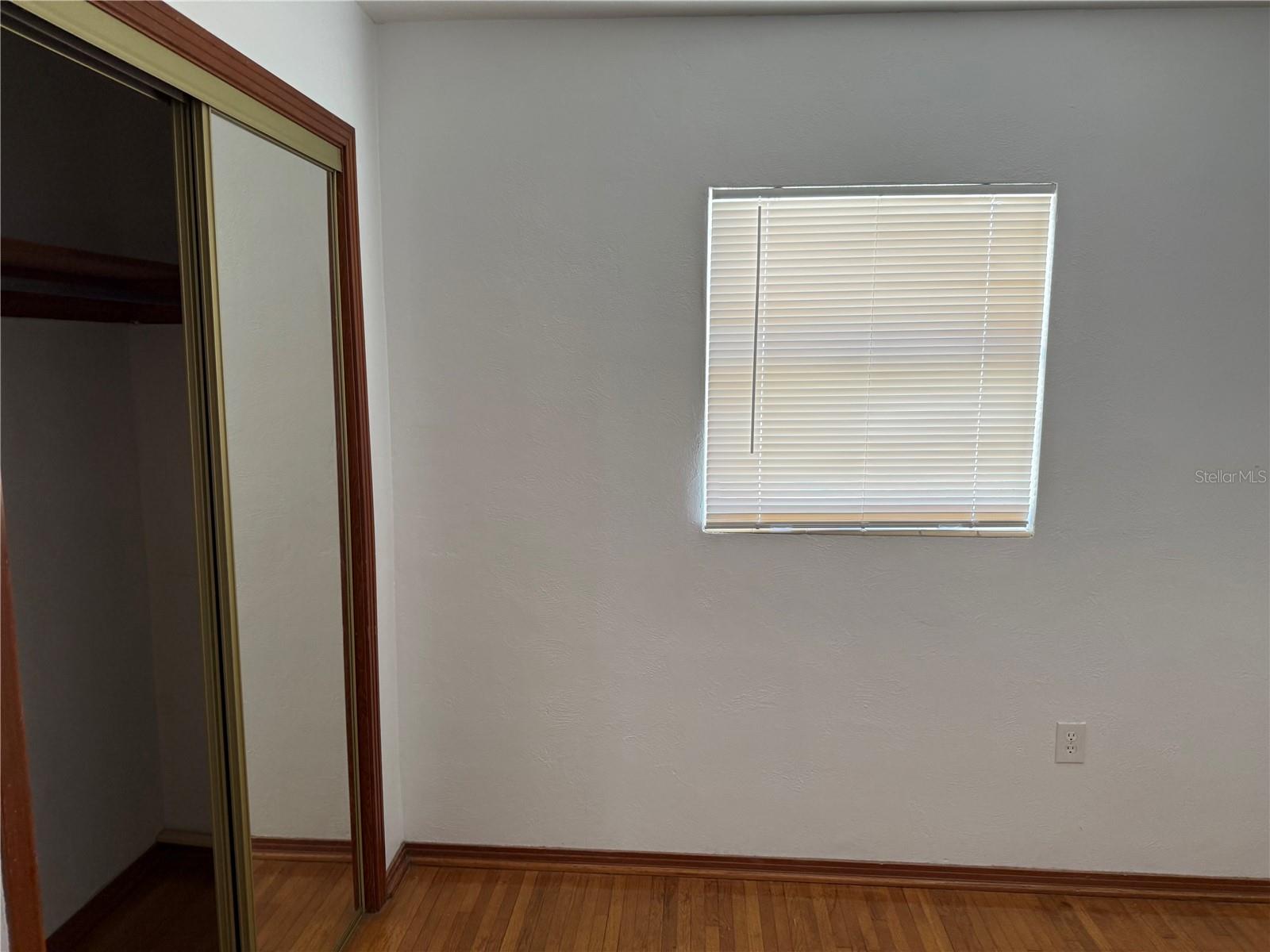 Image 17 of 56 For 1247 Lakeview Drive