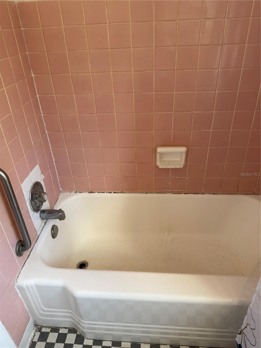 Image 19 of 56 For 1247 Lakeview Drive