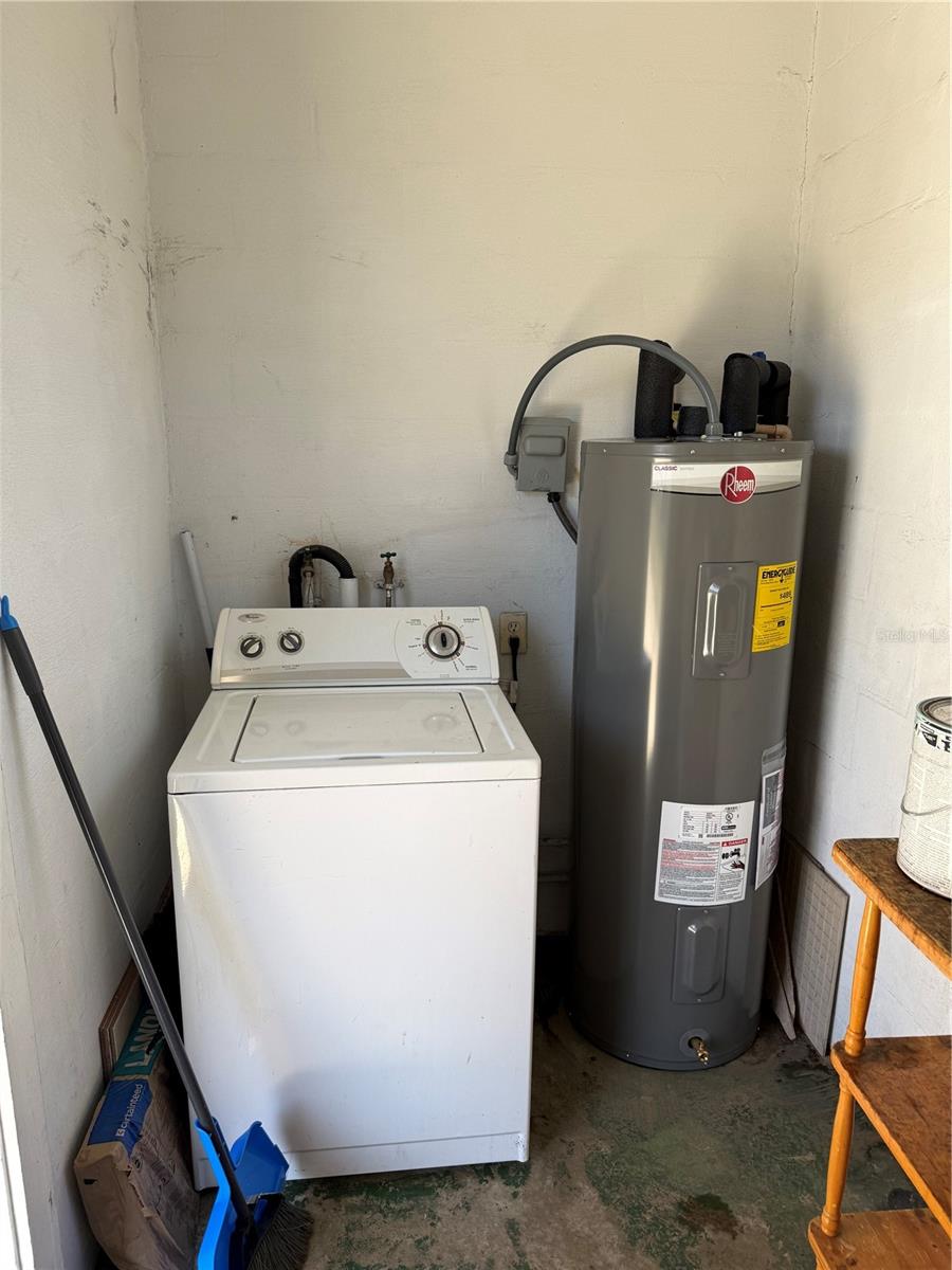 Image 24 of 56 For 1247 Lakeview Drive