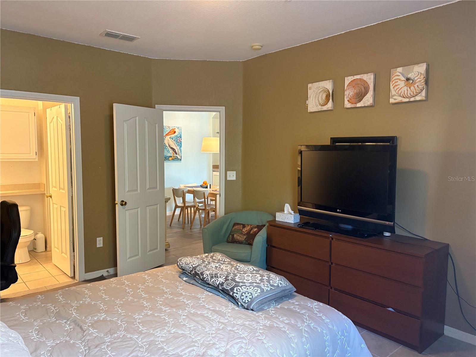 Image 19 of 46 For 8905 Legacy Court 203