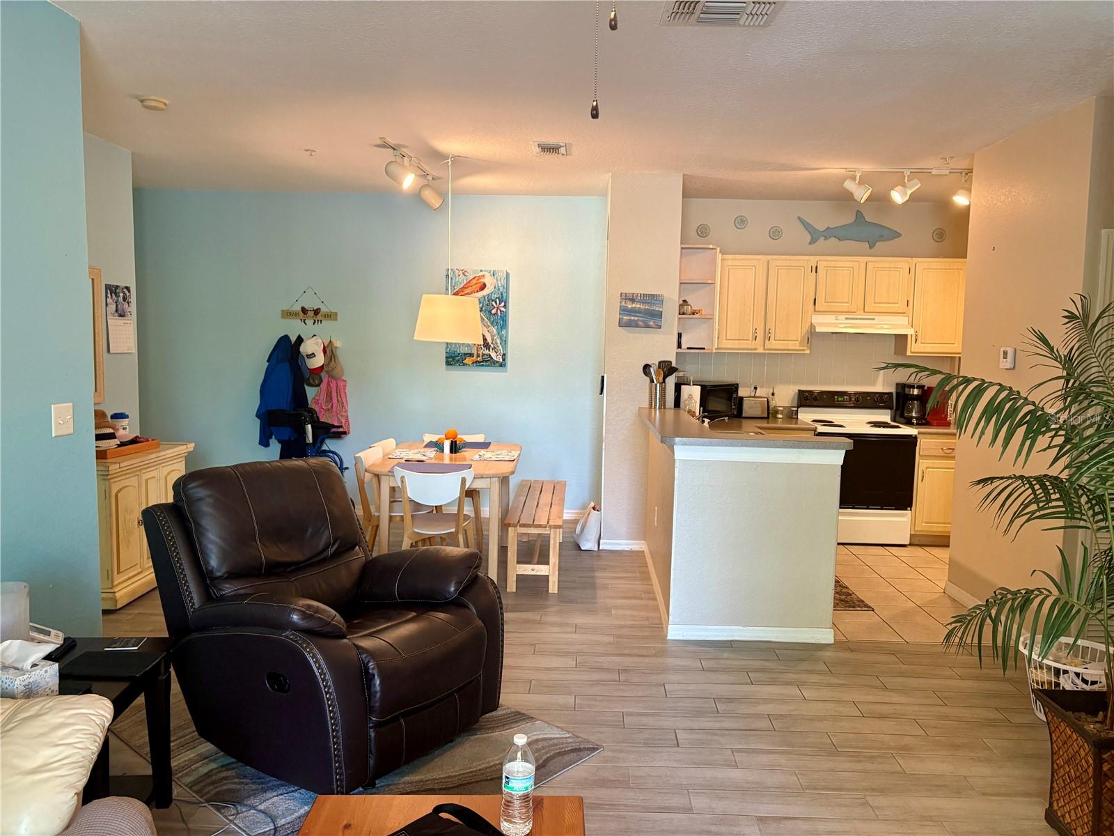 Image 9 of 46 For 8905 Legacy Court 203