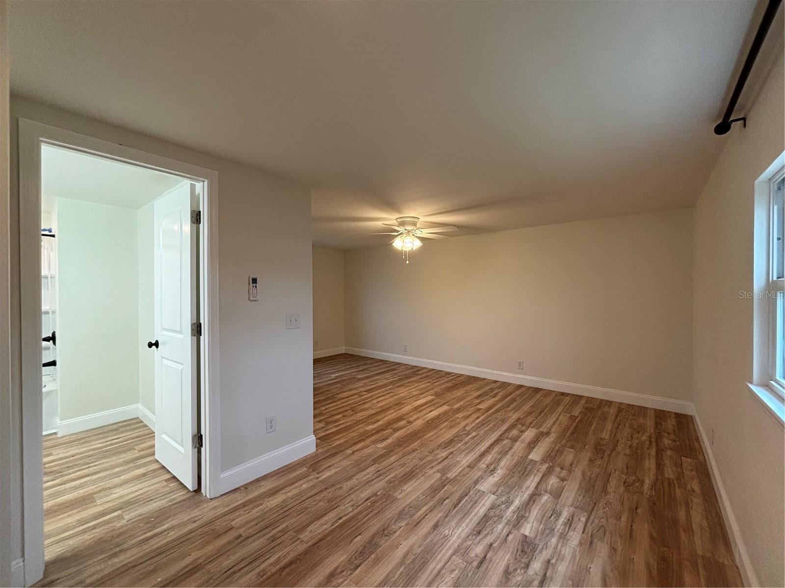 Image 18 of 21 For 912 Lake Jessie Drive